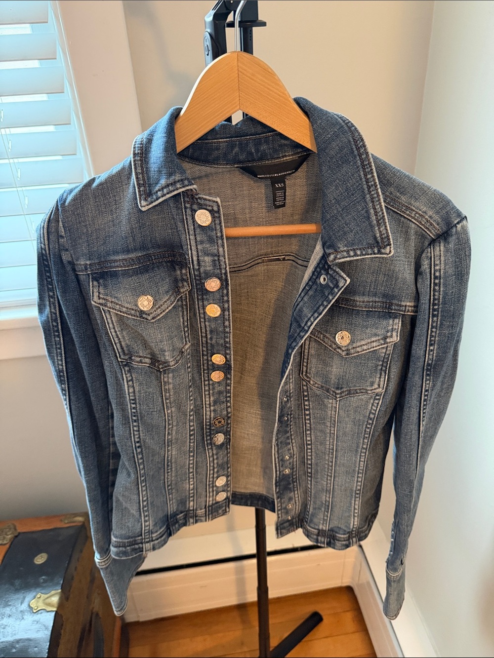 White House Black Market Blue Denim Jacket with silver buttons xxs